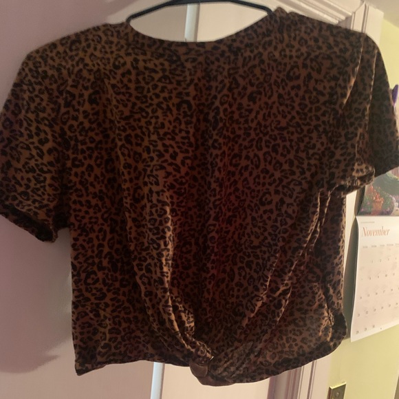 Cheetah print crop tee - Picture 2 of 2